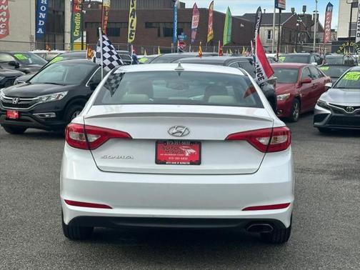 2016 Hyundai SONATA SE
