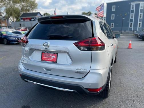 Brilliant Silver Metallic 2019 Nissan Rogue SV