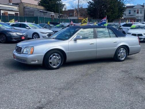 Light Platinum 2004 Cadillac DeVille Base