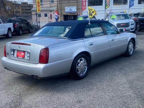 Light Platinum 2004 Cadillac DeVille Base