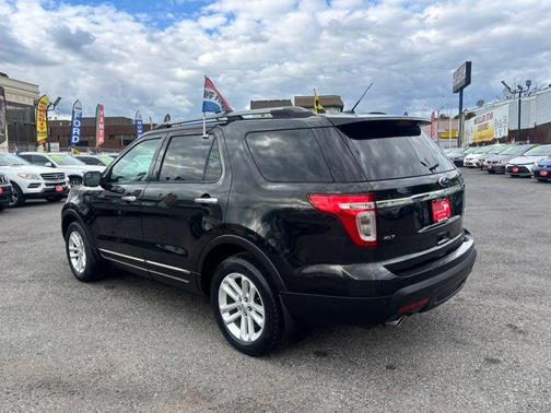 Tuxedo Black Metallic 2015 Ford Explorer XLT