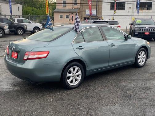 Aloe Green Metallic 2011 Toyota Camry LE