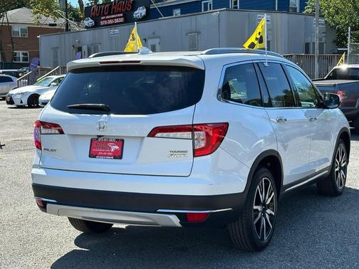 2020 Honda Pilot Touring 8-Passenger