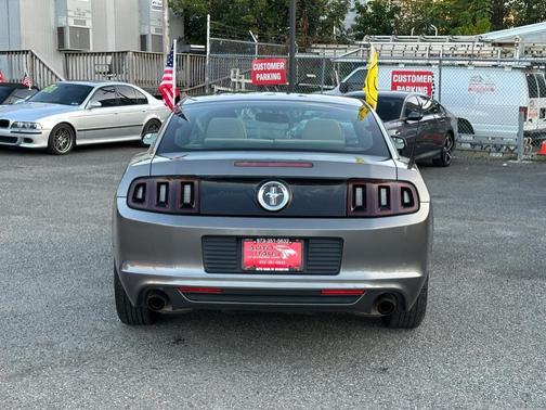 2013 Ford Mustang V6