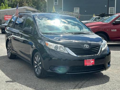 2012 Toyota Sienna LE
