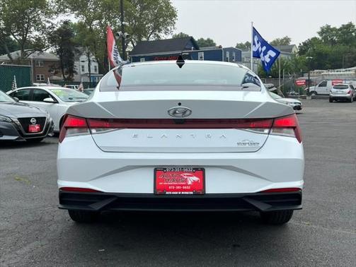 2021 Hyundai ELANTRA SEL