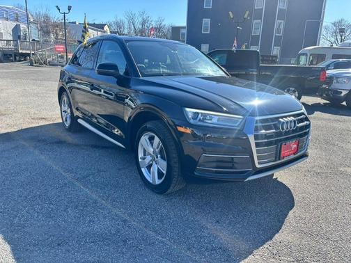Brilliant Black 2018 Audi Q5 2.0T Premium