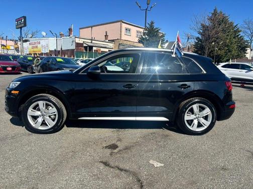 Brilliant Black 2018 Audi Q5 2.0T Premium