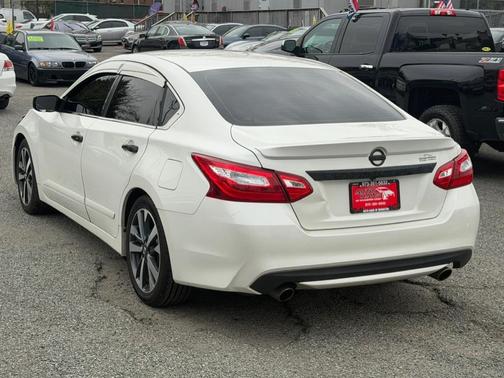 2016 Nissan Altima 3.5 SR