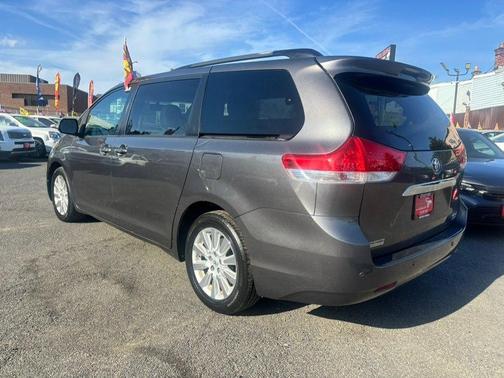 Predawn Gray Mica 2014 Toyota Sienna Limited