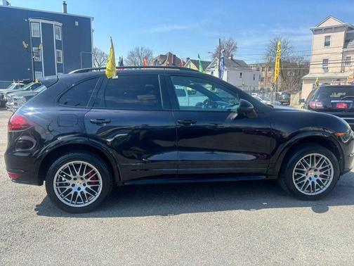 2013 Porsche Cayenne GTS