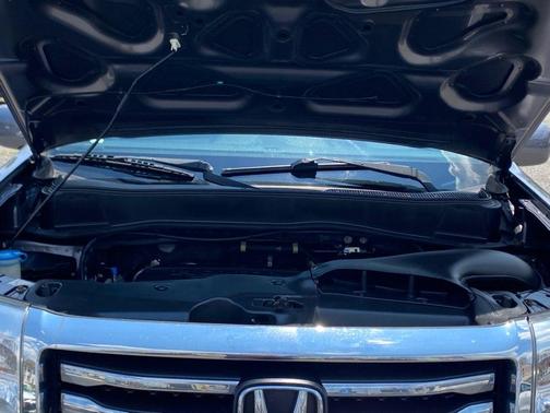 Modern Steel Metallic 2014 Honda Pilot Touring