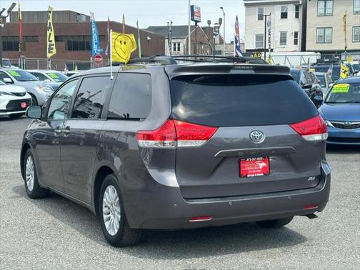 2014 Toyota Sienna XLE