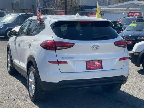 2021 Hyundai TUCSON SE