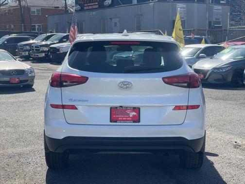 2021 Hyundai TUCSON SE