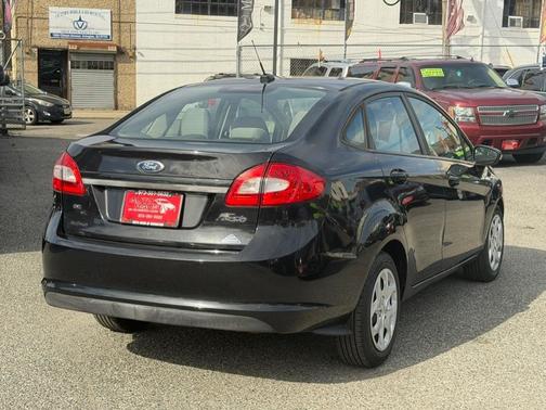 2013 Ford Fiesta SE