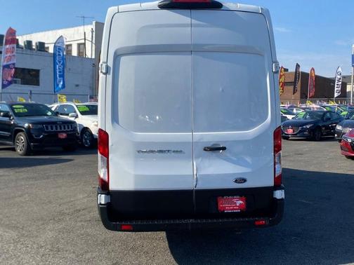 2022 Ford Transit-250 Base