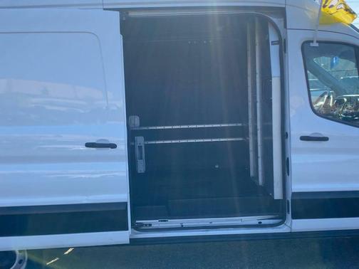 2022 Ford Transit-250 Base