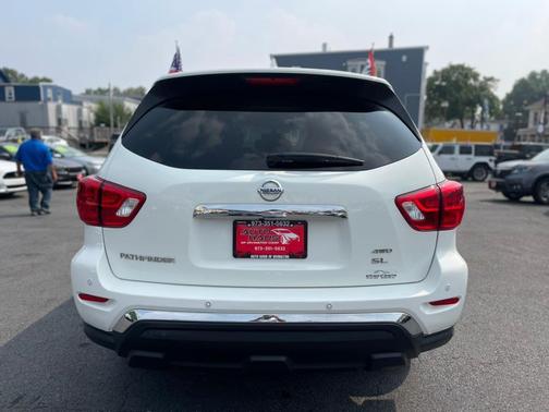 2020 Nissan Pathfinder SL 4WD