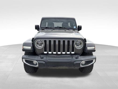 Granite Crystal Metallic Clearcoat 2022 Jeep Wrangler Unlimited Sahara