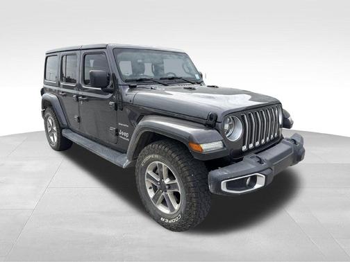 Granite Crystal Metallic Clearcoat 2022 Jeep Wrangler Unlimited Sahara
