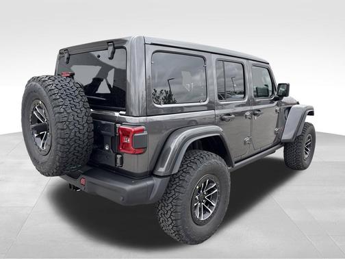 Granite Crystal Metallic Clearcoat 2027 Jeep Wrangler Rubicon