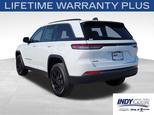 Bright White Clearcoat 2026 Jeep Grand Cherokee Altitude