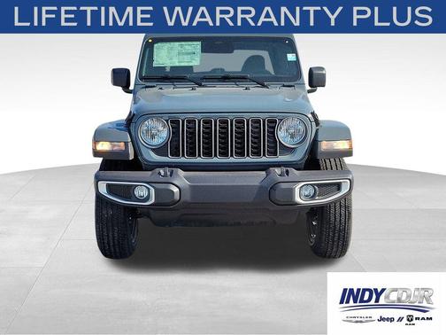 Anvil Clearcoat 2026 Jeep Gladiator Sahara 4x4