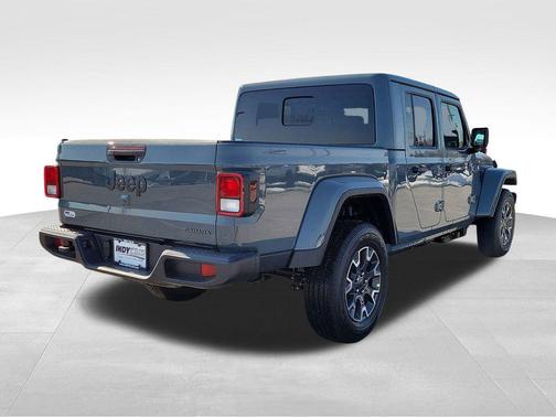 Anvil Clearcoat 2026 Jeep Gladiator Sahara 4x4