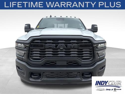 Bright White Clearcoat 2026 RAM 2500 Tradesman Crew Cab 4x4 6'4' Box