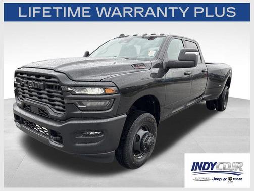 Diamond Black Crystal Pearlcoat 2026 RAM 3500 Tradesman Crew Cab 4x4 8' Box
