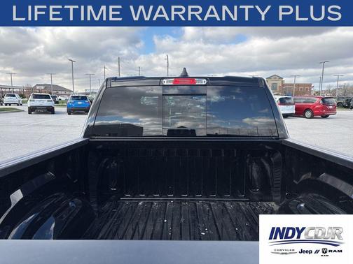 Diamond Black Crystal Pearlcoat 2026 RAM 1500 Big Horn/Lone Star