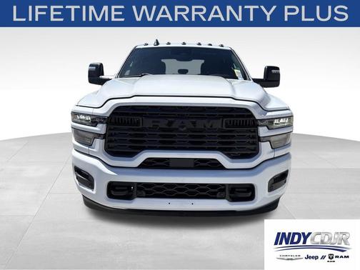 Bright White Clearcoat 2026 RAM 3500 Big Horn Crew Cab 4x4 8' Box