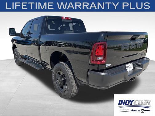 Diamond Black Crystal Pearlcoat 2026 RAM 2500 Tradesman Crew Cab 4x4 6'4' Box