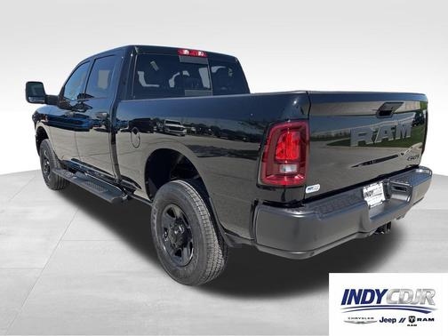 Diamond Black Crystal Pearlcoat 2026 RAM 2500 Tradesman Crew Cab 4x4 6'4' Box