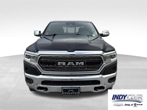 Diamond Black Crystal Pearlcoat 2020 RAM 1500 Limited