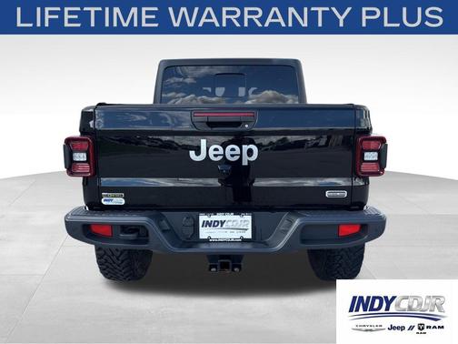Black Clearcoat 2021 Jeep Gladiator Overland