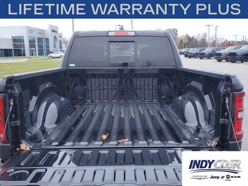 Diamond Black Crystal Pearlcoat 2026 RAM 1500 Big Horn/Lone Star