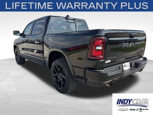 Diamond Black Crystal Pearlcoat 2026 RAM 1500 Laramie