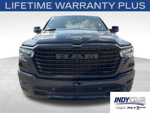 Diamond Black Crystal Pearlcoat 2026 RAM 1500 Laramie
