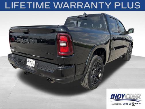 Diamond Black Crystal Pearlcoat 2026 RAM 1500 Laramie