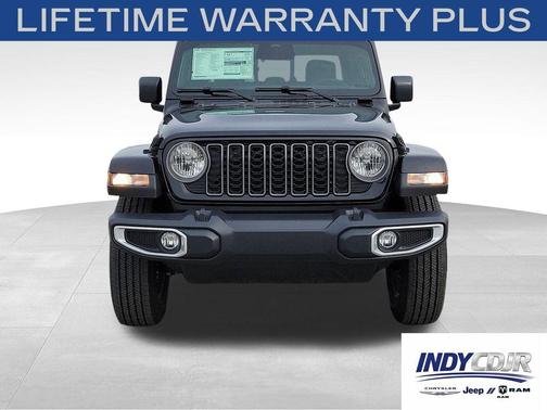 Black Clearcoat 2026 Jeep Gladiator Sahara 4x4