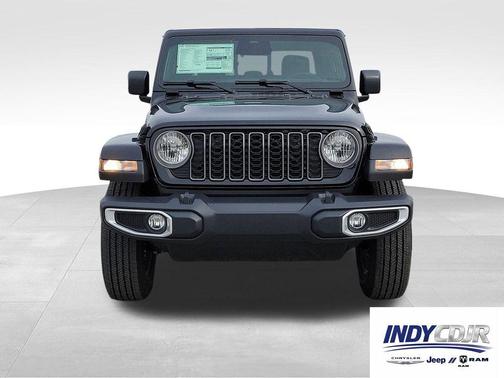 Black Clearcoat 2026 Jeep Gladiator Sahara 4x4