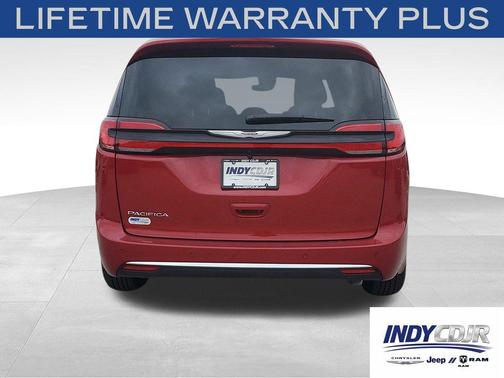 Red Hot Pearlcoat 2026 Chrysler Pacifica L