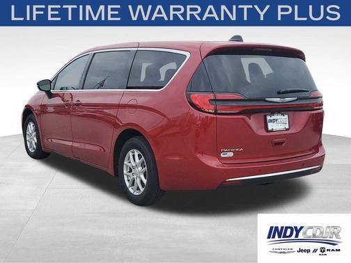 Red Hot Pearlcoat 2026 Chrysler Pacifica L