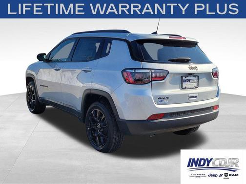 Silver Zynith Metallic Clearcoat 2026 Jeep Compass Latitude
