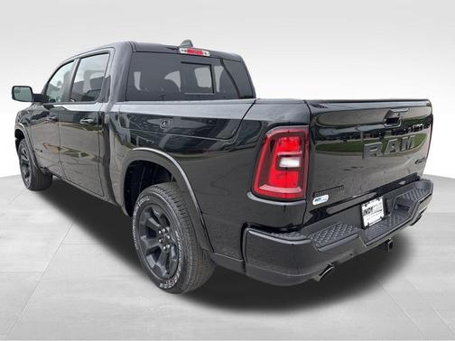 Diamond Black Crystal Pearlcoat 2026 RAM 1500 Big Horn/Lone Star