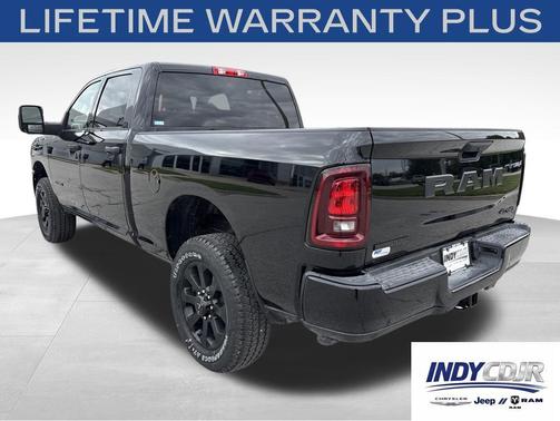 Diamond Black Crystal Pearlcoat 2026 RAM 2500 Big Horn Crew Cab 4x4 6'4' Box