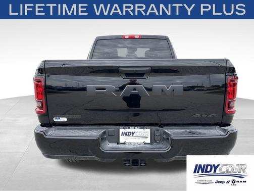 Diamond Black Crystal Pearlcoat 2026 RAM 2500 Big Horn Crew Cab 4x4 6'4' Box
