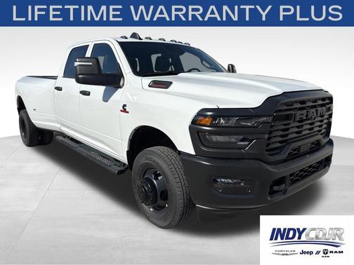 Bright White Clearcoat 2026 RAM 3500 Tradesman Crew Cab 4x4 8' Box